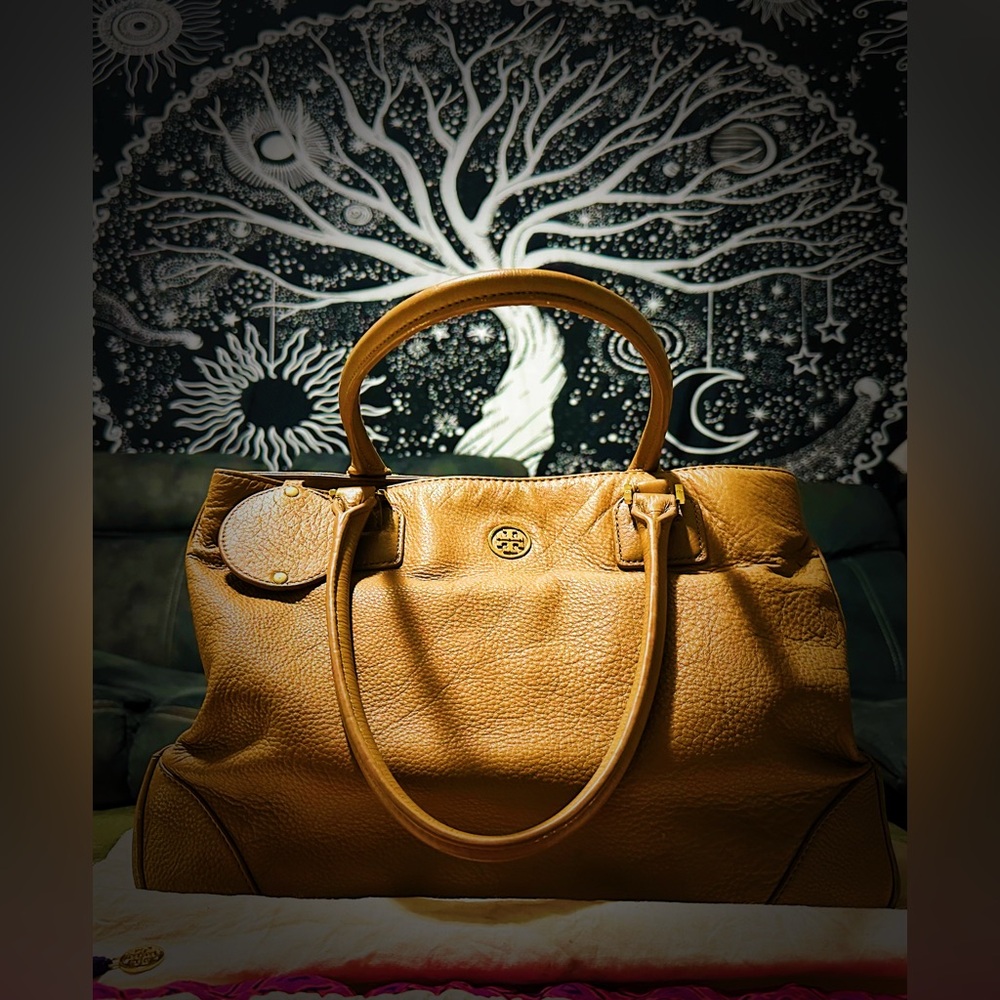 Vintage Y2K Tory Burch Tan soft Leather Tote handbag shoulder bag with scarf - Picture 13 of 17